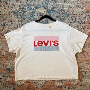 Levi’s Graphic Tee